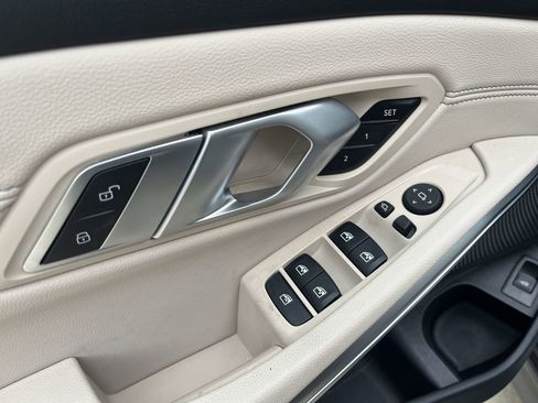 Used 2021 BMW 330i Sedan w/ Premium Package image 19