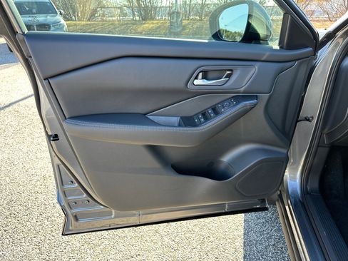 New 2026 Nissan Rogue SV image 10