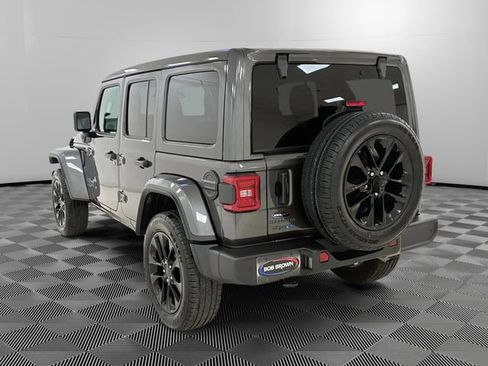 Used 2025 Jeep Wrangler Unlimited Sahara w/ Safety Group AWD/4WD image 3