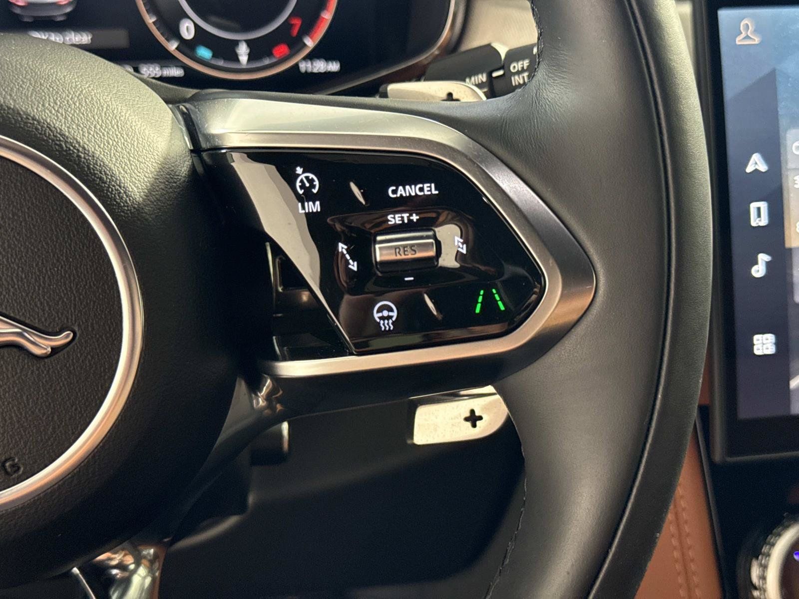 Certified 2026 Jaguar F-PACE R-Dynamic S AWD/4WD image 32
