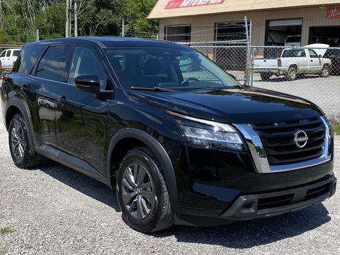 Used 2022 Nissan Pathfinder S FWD image 3