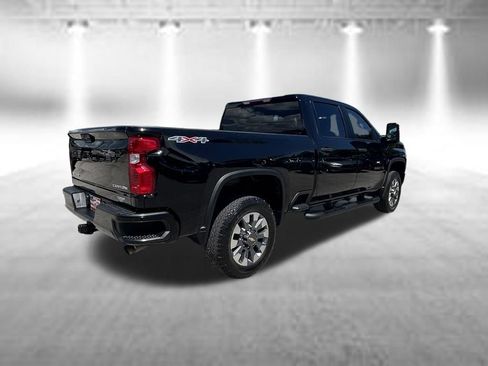 Used 2023 Chevrolet Silverado 2500 Custom w/ Custom Value Package AWD/4WD image 4