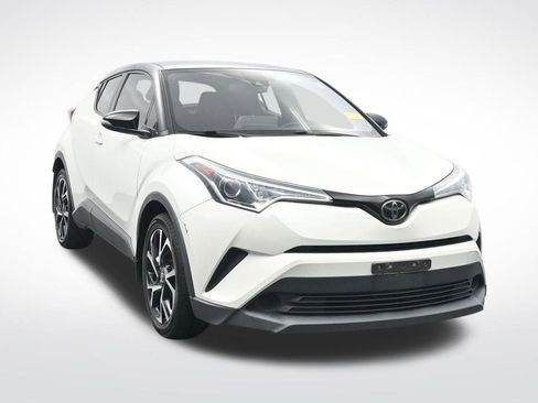 Used 2019 Toyota C-HR XLE image 3