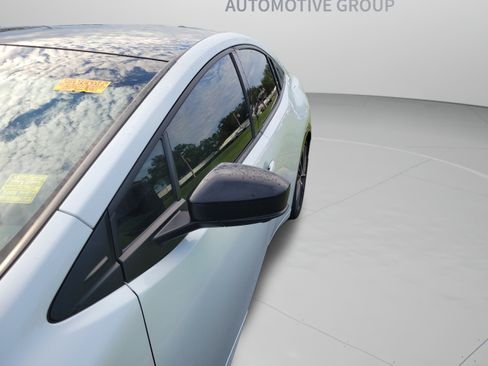 Used 2025 Toyota Prius Limited w/ Limited Premium Package FWD image 29
