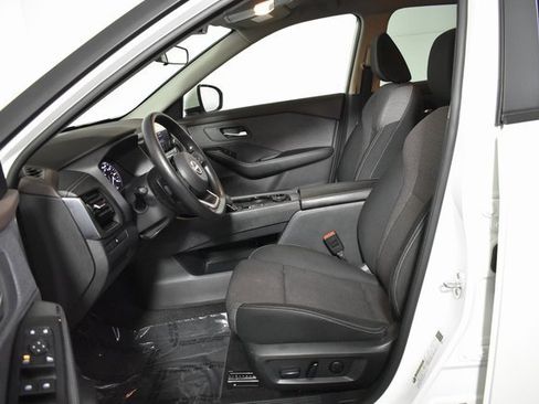 Certified 2023 Nissan Rogue SV image 11