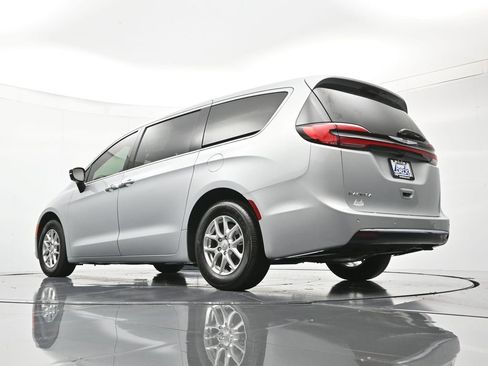 New 2026 Chrysler Pacifica Select image 43
