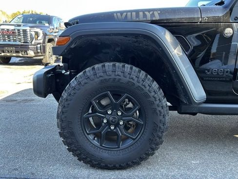 Used 2024 Jeep Wrangler Willys image 7