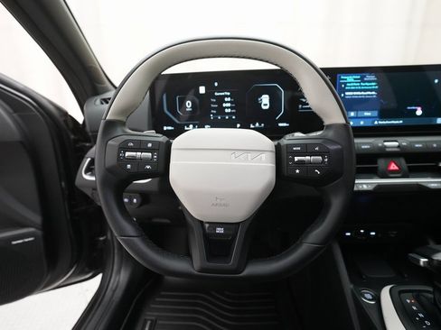 Certified 2025 Kia K4 GT-Line w/ GT-Line Premium Package image 4