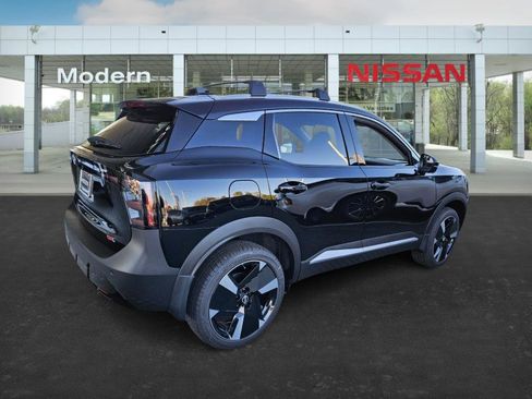 New 2026 Nissan Kicks SR image 4