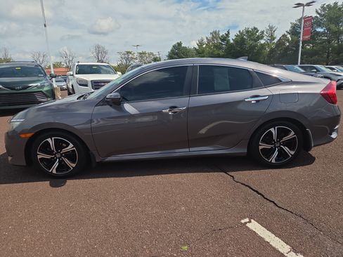 Used 2016 Honda Civic Touring image 6