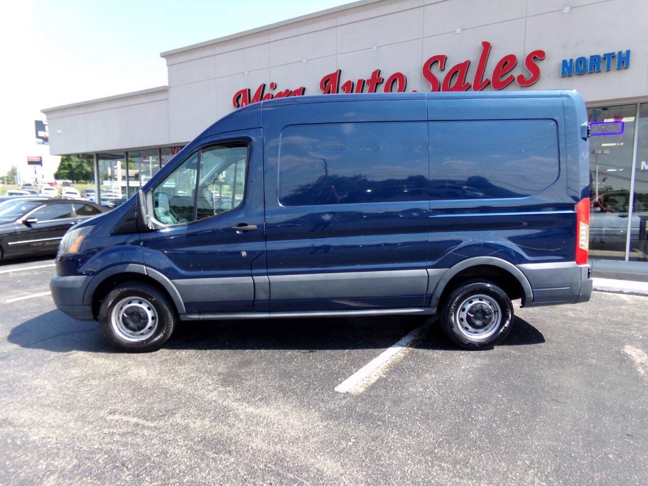 Used 2016 Ford Transit 250 130 Medium Roof RWD image 2
