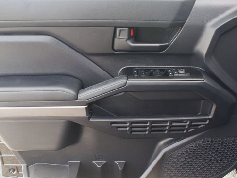 Used 2025 Toyota 4Runner SR5 RWD image 27