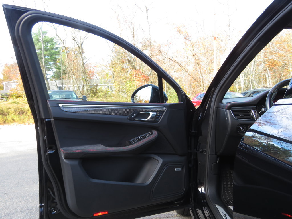 Used 2017 Porsche Macan GTS AWD/4WD image 9
