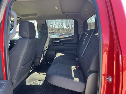 Used 2025 Chevrolet Silverado 1500 LT image 17