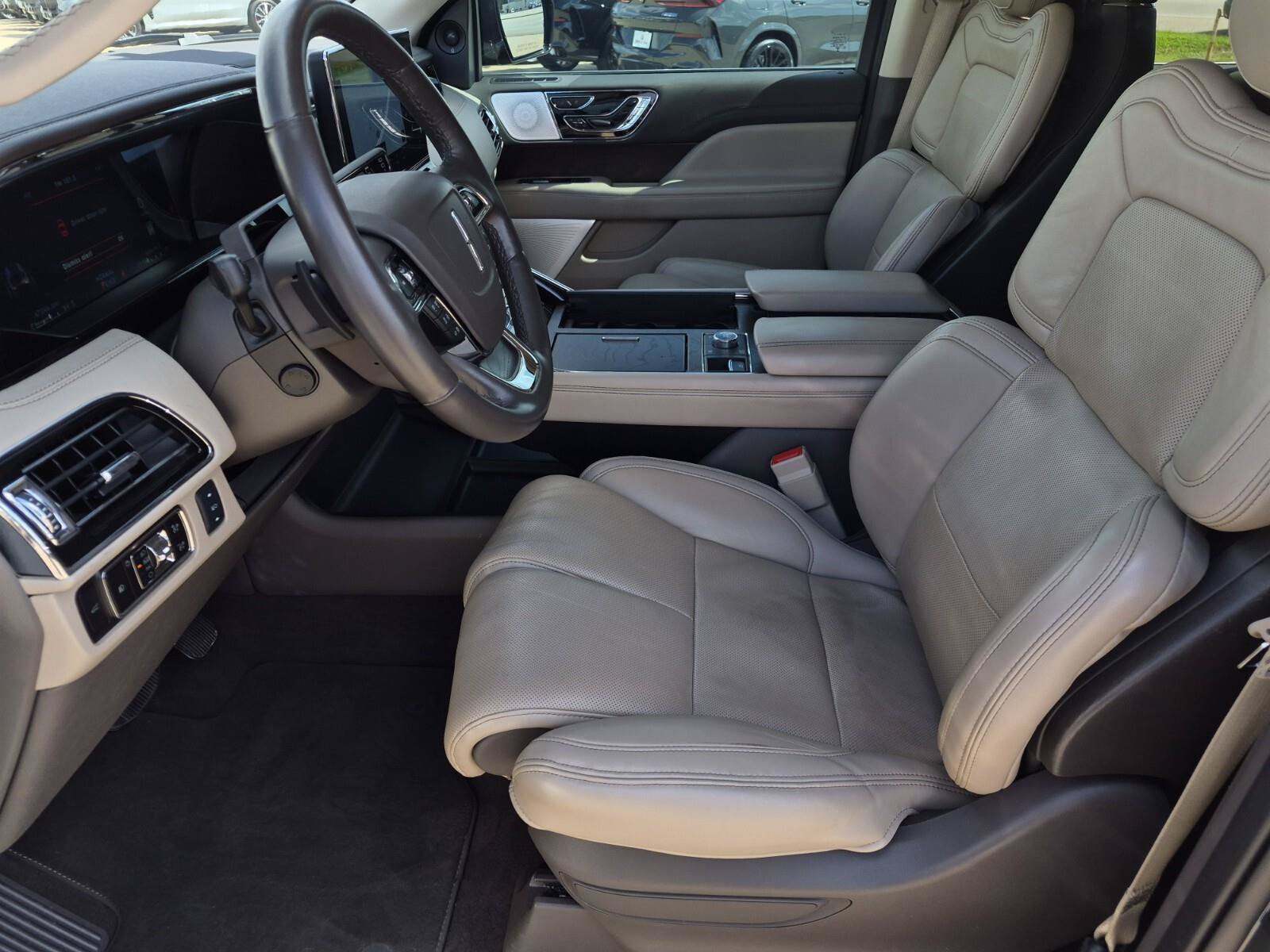Used 2024 Lincoln Navigator Reserve AWD/4WD image 14
