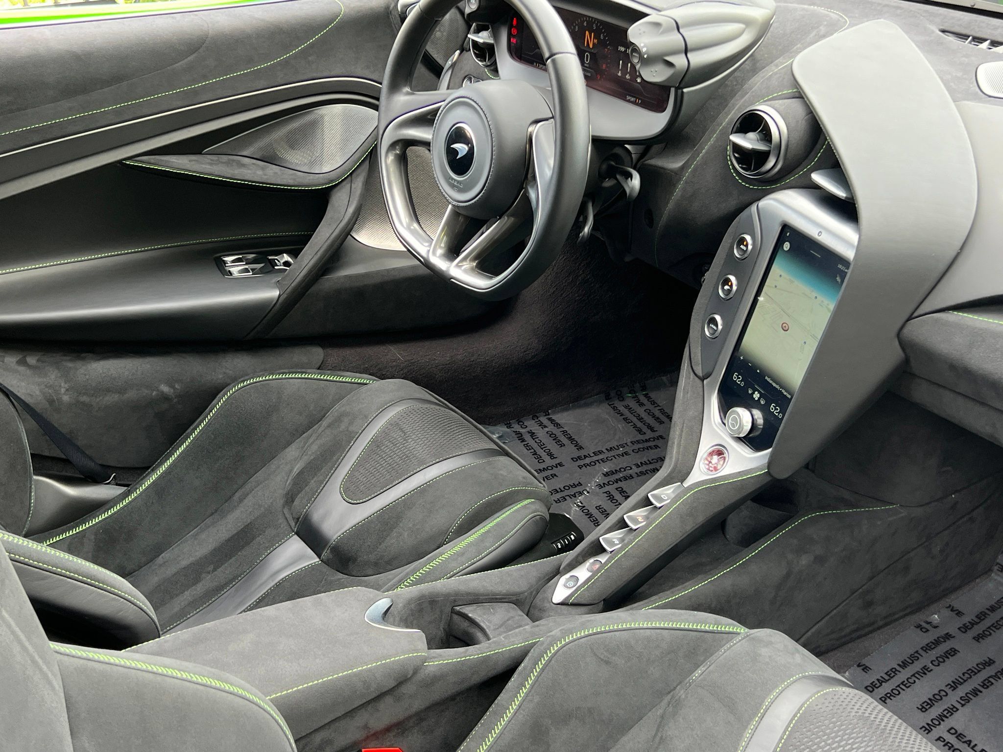 Used 2024 McLaren 750S RWD image 24