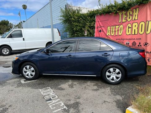 Used 2014 Toyota Camry LE image 6