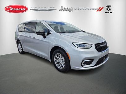 New 2026 Chrysler Pacifica Select