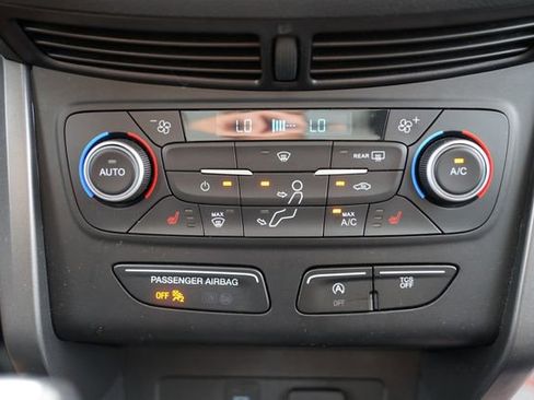 Certified 2019 Ford Escape SEL FWD image 17