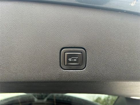 Used 2020 Cadillac XT6 Premium Luxury image 23