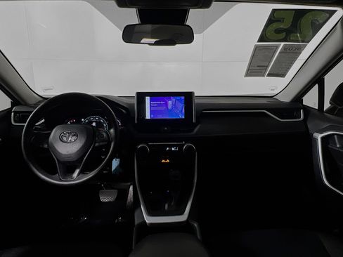 Used 2025 Toyota RAV4 LE image 29