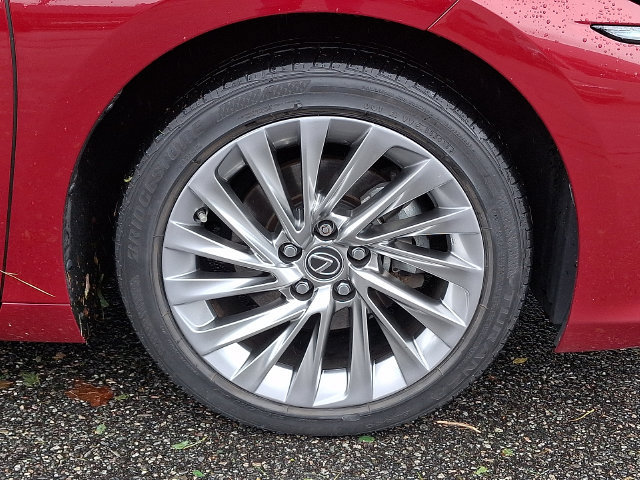 Used 2019 Lexus ES 300h w/ Accessory Package 2 FWD image 8