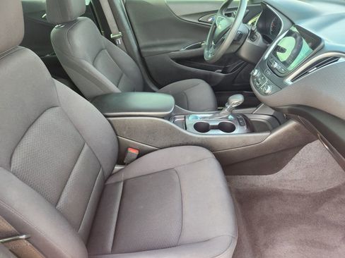 Used 2021 Chevrolet Malibu LS FWD image 17