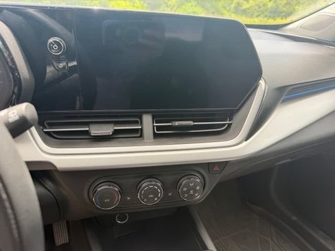 Used 2024 Chevrolet Trax LS w/ LS Convenience Package FWD image 6