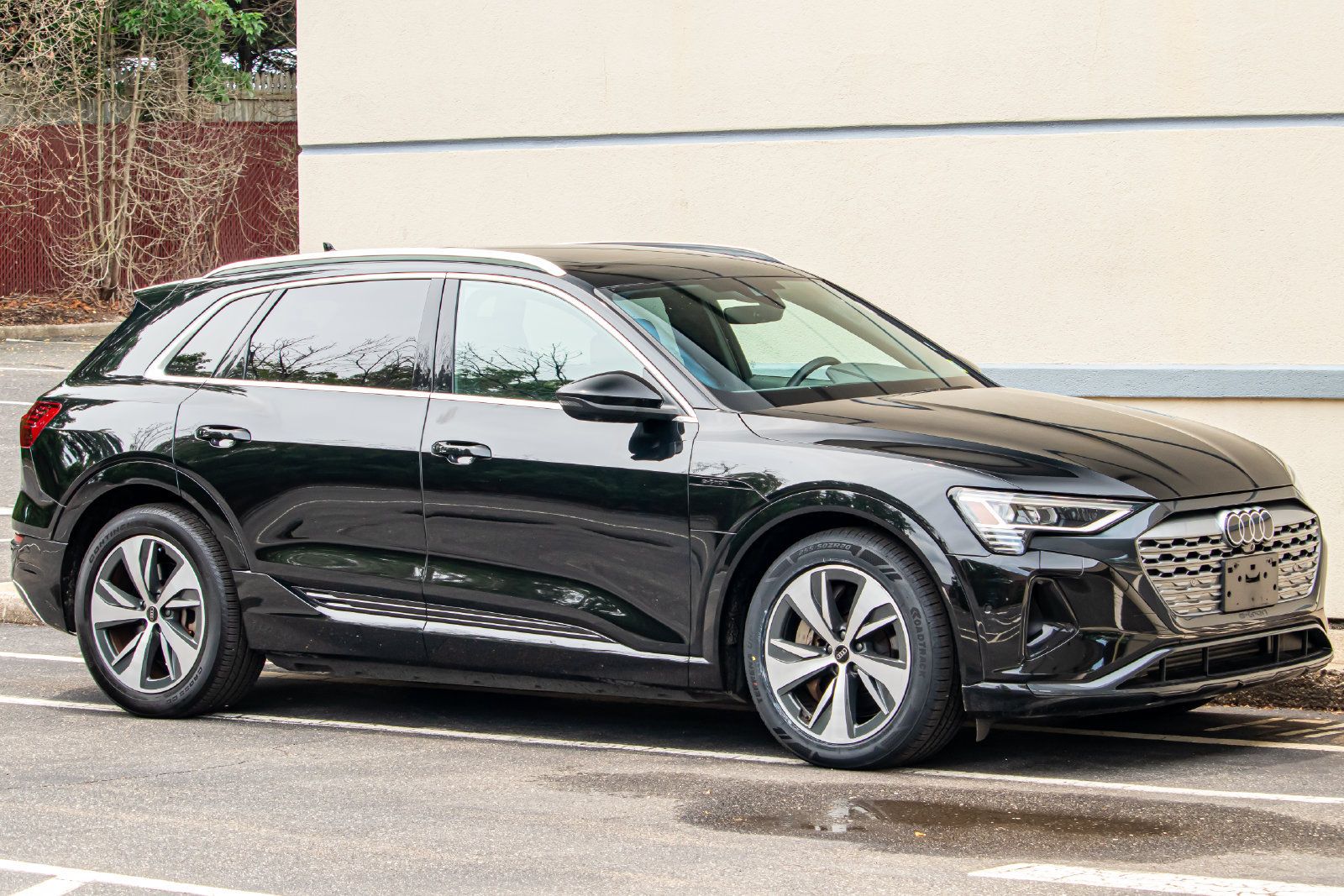 Used 2024 Audi Q8 e-tron Premium Plus w/ Premium Plus Package AWD/4WD image 12