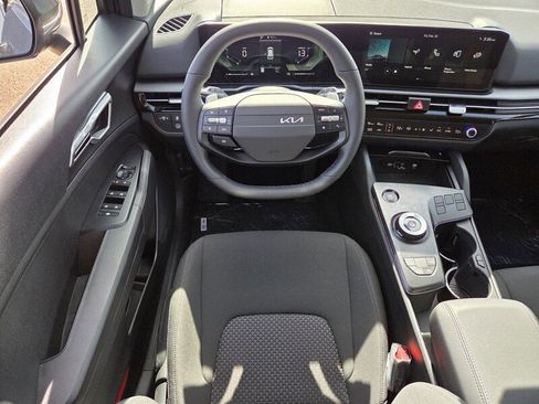 New 2026 Kia Sportage LX FWD image 8