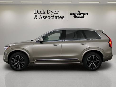 New 2026 Volvo XC90 B6 Core image 5