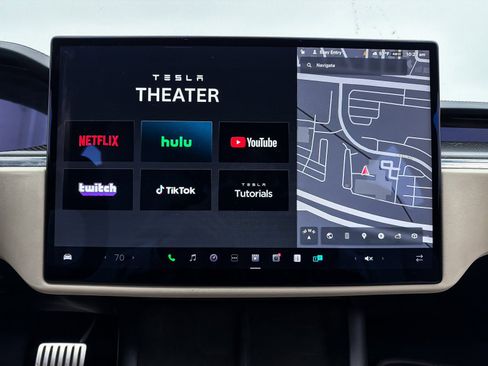 Used 2021 Tesla Model S Plaid image 22