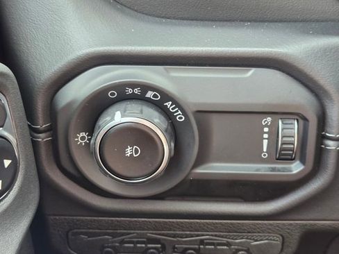 New 2026 Jeep Wrangler Sahara AWD/4WD image 22