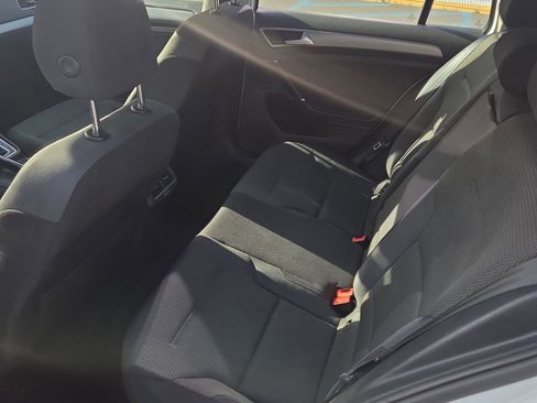 Used 2016 Volkswagen Golf S FWD image 13