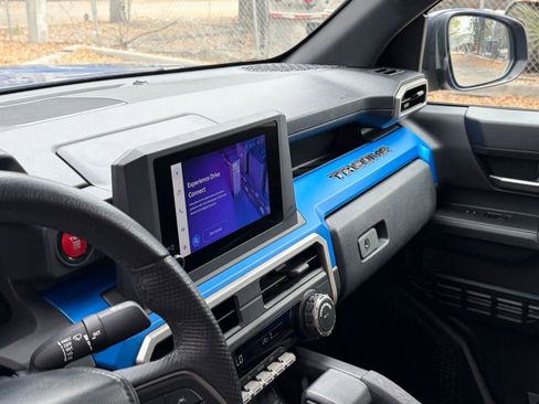 Used 2024 Toyota Tacoma TRD Sport image 31