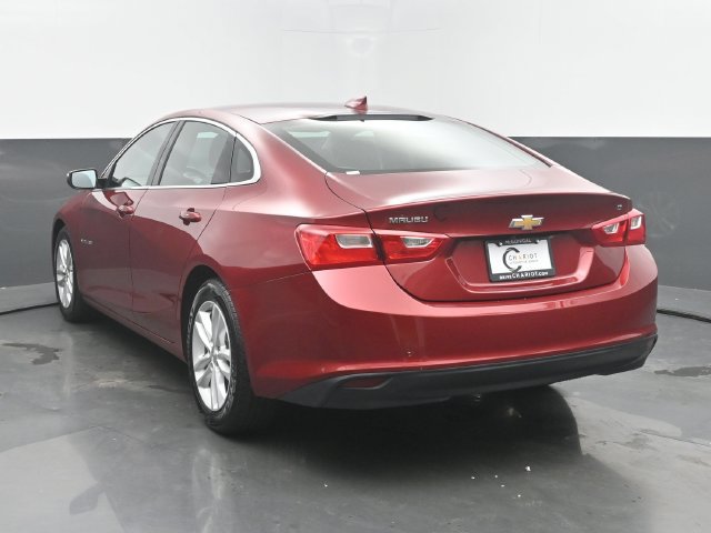 Used 2017 Chevrolet Malibu LT FWD image 4