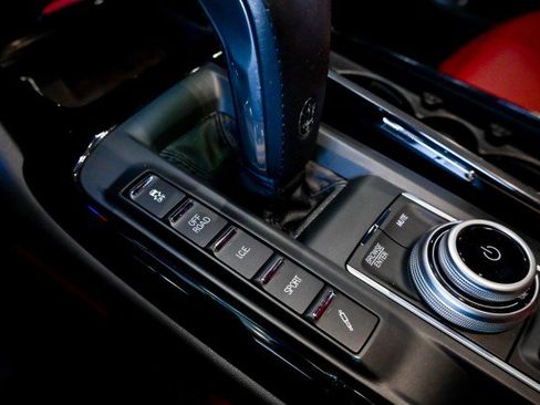 Used 2022 Maserati Levante GT image 39