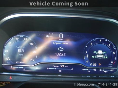 Used 2024 Chevrolet Suburban Premier image 17