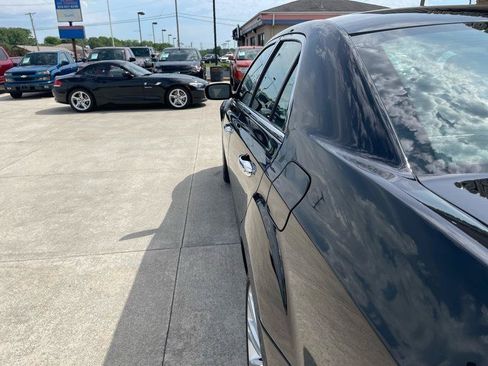 Used 2012 Chrysler 300 Limited w/ Luxury Group RWD image 14