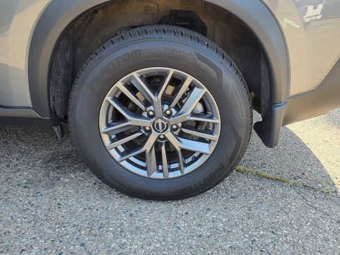 Used 2023 Nissan Rogue S AWD/4WD image 23