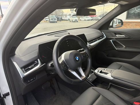 Used 2025 BMW X2 xDrive28i image 4