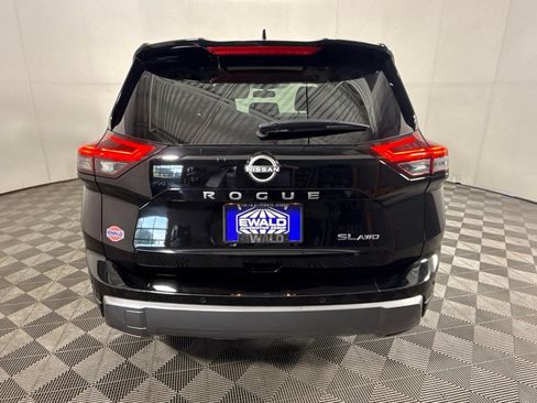 Used 2024 Nissan Rogue SL AWD/4WD image 10