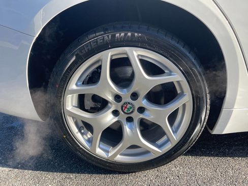 Used 2020 Alfa Romeo Giulia Ti image 13