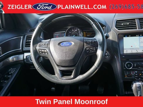 Used 2018 Ford Explorer XLT w/ Equipment Group 202A AWD/4WD image 16
