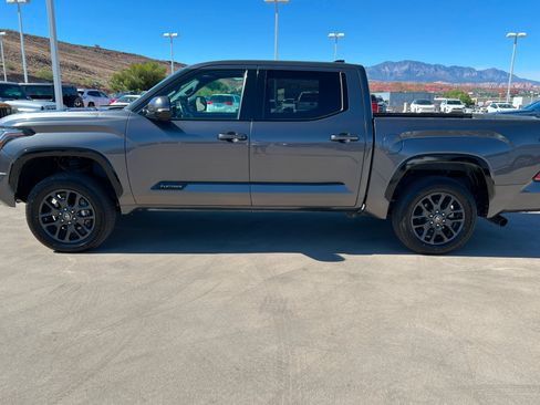 Used 2023 Toyota Tundra Platinum AWD/4WD image 2