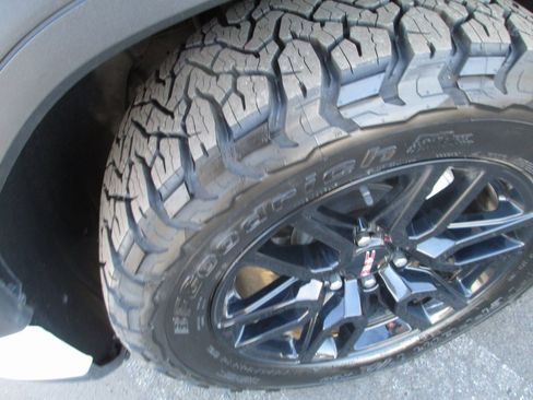 Certified 2024 GMC Sierra 1500 Pro w/ Graphite Edition image 11