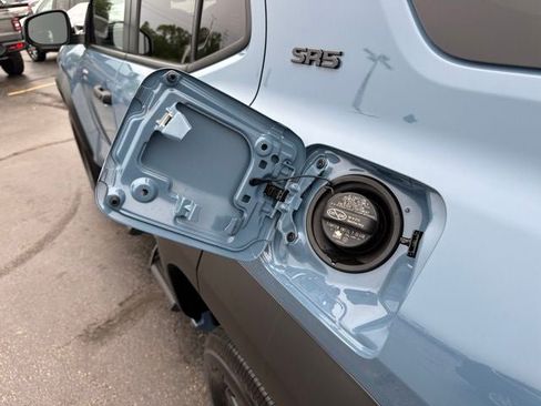 Used 2026 Toyota 4Runner SR5 AWD/4WD image 19