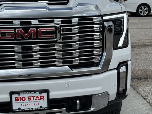 Used 2025 GMC Sierra 3500 Denali AWD/4WD image 5