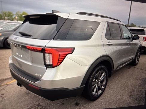 Used 2025 Ford Explorer Active w/ Active Comfort Package AWD/4WD image 16