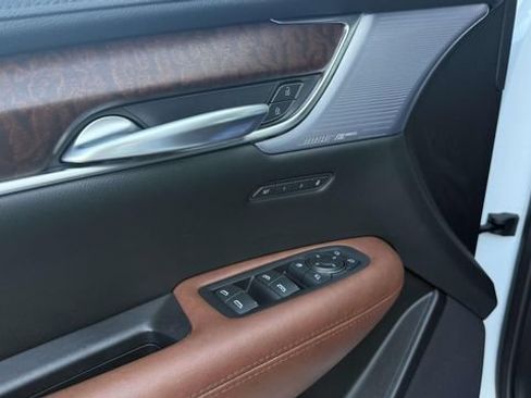 Certified 2024 Cadillac XT5 Premium Luxury AWD/4WD image 14